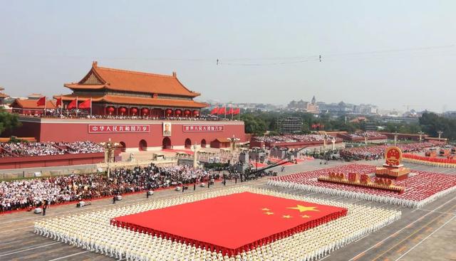 2019年，令尊龙ag旗舰厅官网自豪的一件事——效劳国庆70周年大阅兵及联欢运动